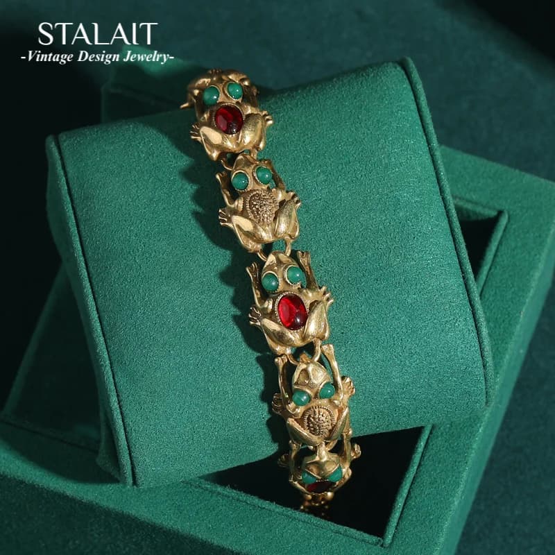 Vintage Adjustable Frog Charm Bracelet with Natural Stone Eyes - 18K Gold Plated Unique Jewelry for Women