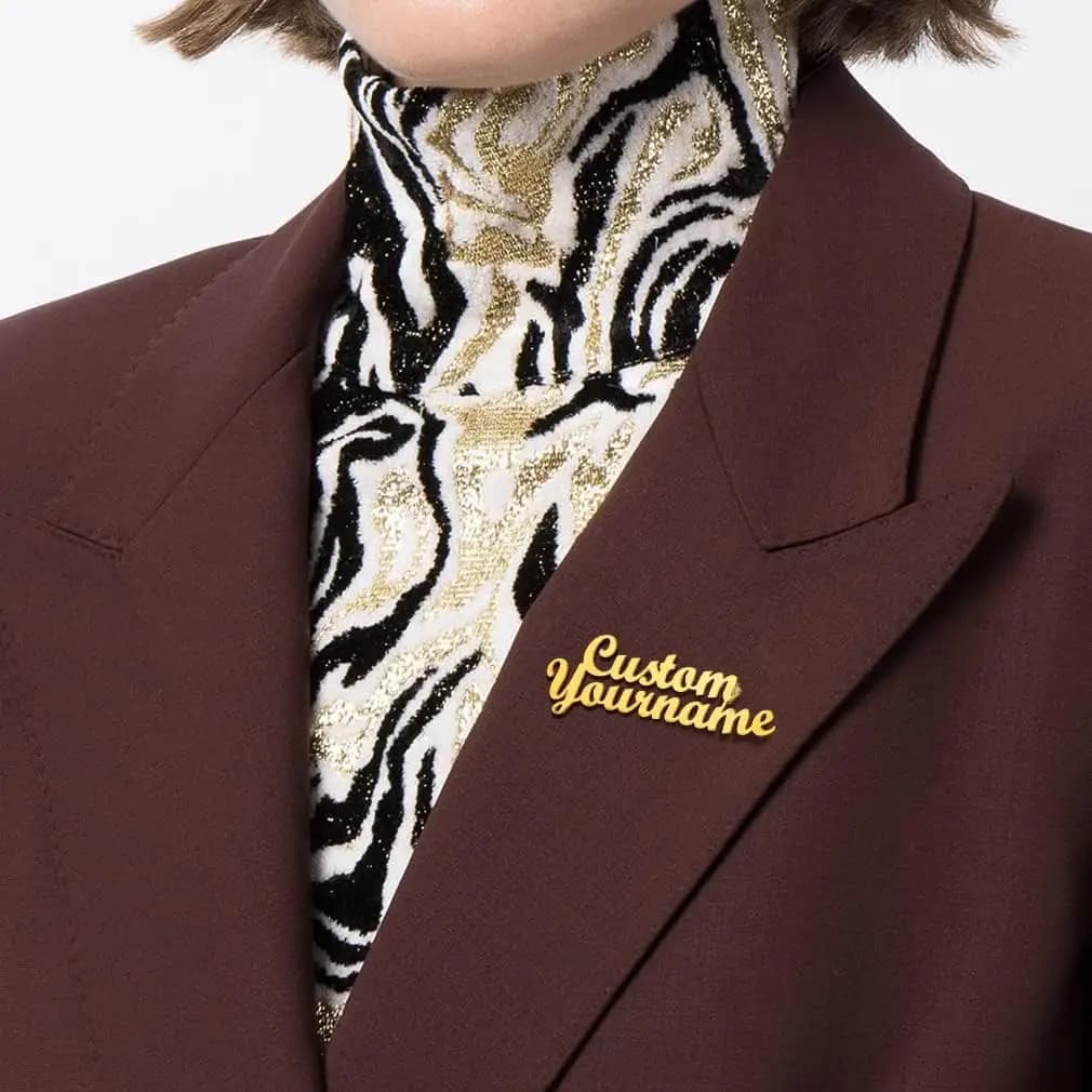 Custom Name Brooch Gold Stainless Steel Personalized Cursive Name Pin Christmas Party Suit Lapel Badge Customized Gift for Women